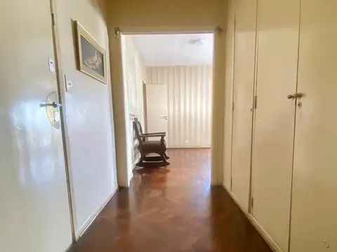 Excte semipiso en Barrio Norte, al frente, 3 dorm. y dep. de servicio, 105 m2.,vista panorámica, todo externo.