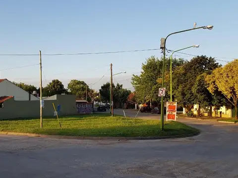 Lote en uno de los accesos de ingreso a la ciudad.