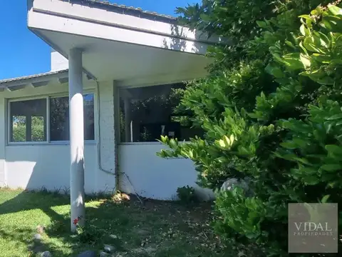 Casa en Venta con 3 cocheras
