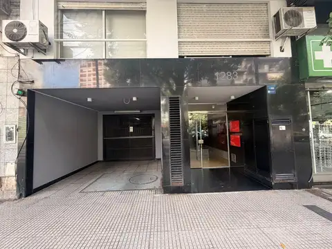 Departamento de 1 dormitorio c/cochera y baulera  en venta en Caballito