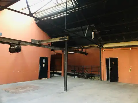 LOCAL-GALPON- DEPOSITO 1400 M2 VENEZUELA 2587