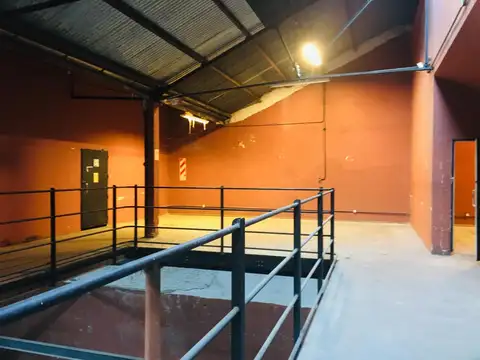 LOCAL-GALPON- DEPOSITO 1400 M2 VENEZUELA 2587