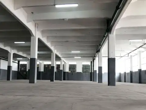 Alquiler Deposito Galpón 1400m2 Quilmes 