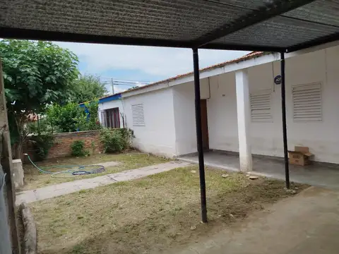 CASA EN BARRIO 25 DE MAYO 5 AMBIENTES EN GRAL GUEMES