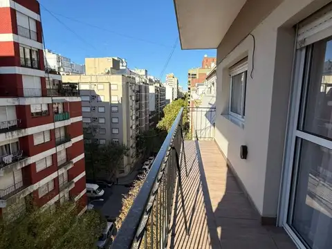 3 AMB con balcón corrido