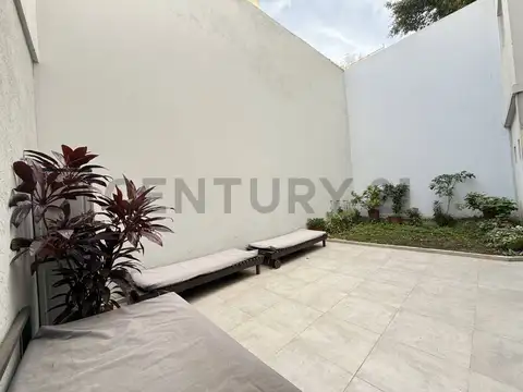 Venta Departamento 3 ambientes con gran patio - Monte Castro