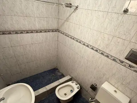 Depto Tipo Casa en Alquiler en Castelar, $ 400.000