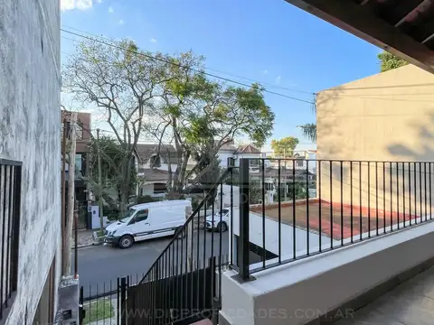 Carlos gardel  al 1700, entre Juan de garay y D.F Sarmiento