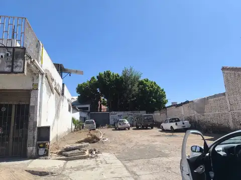 Avenida Mathus Hoyos 300