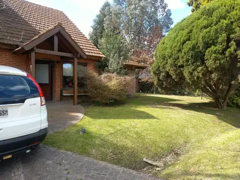 Casa 5 ambientes con 3 baños