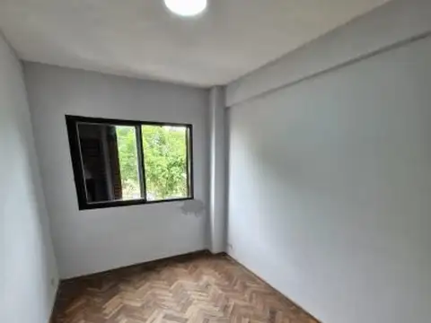 Av Pte Perón al 3800 (Departamento 2 dormitorios C/Balcón)
