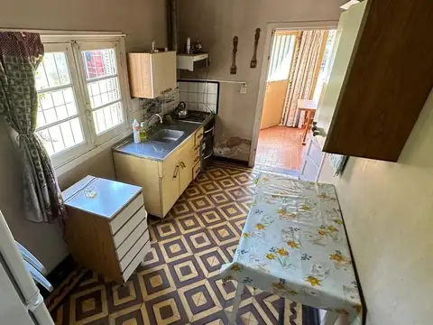 Casa 5 ambientes con 1 baño