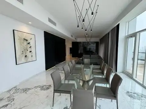 Departamento en Venta con 3 cocheras
