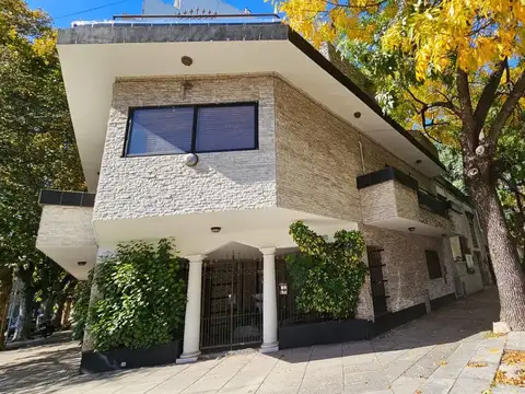 VENTA CASA DE CATEGORIA MULTIFAMILIAR FLORESTA