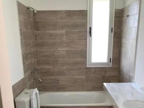 Departamento en Venta en Fisherton, USD 119.000