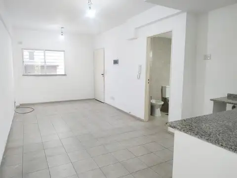 Elpidio González 5100, Piso 2