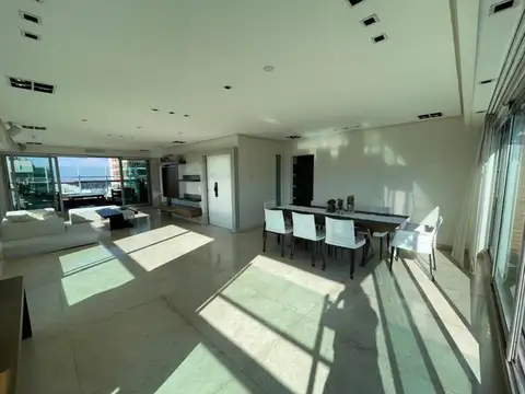 Departamento en Alquiler de 4 ambientes