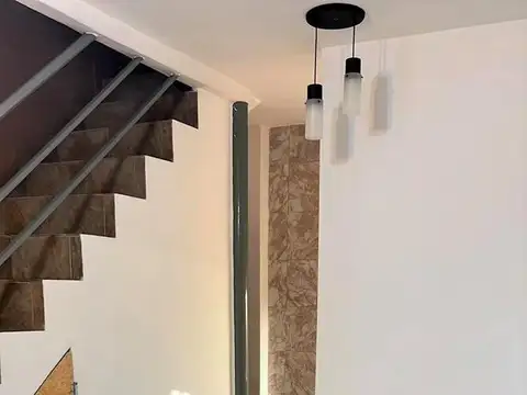 Depto Tipo Casa en Alquiler de 2 dormitorios