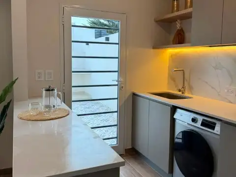 IMPECABLE DUPLEX 4 AMBIENTES CON COCHERA