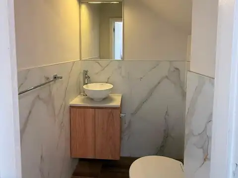 Depto Tipo Casa 4 ambientes con 2 baños