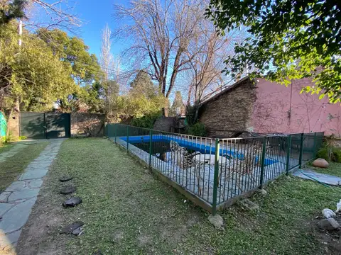 VENTA/PERMUTA - Casa - 3 dormitorios - Pileta - Jardin - Cochera. Fisherton, Rosario.