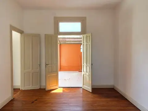 Depto Tipo Casa en Alquiler 80 años