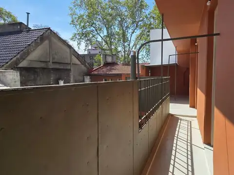 Depto Tipo Casa en Alquiler 80 años