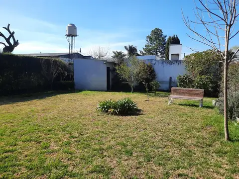 Casa 2 ambientes con 1 baño