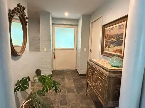 Casa en Alquiler con 2 cocheras
