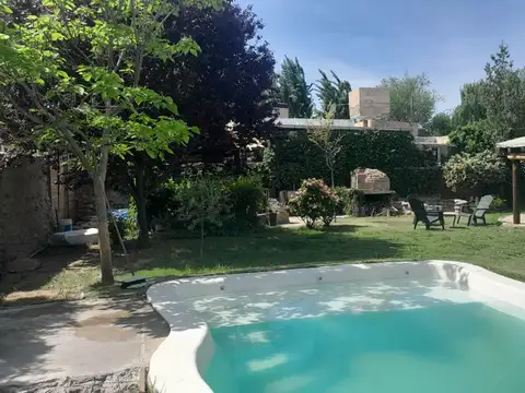 CASA   EN VENTA COMPLEJO CERRADO , PERDRIEL