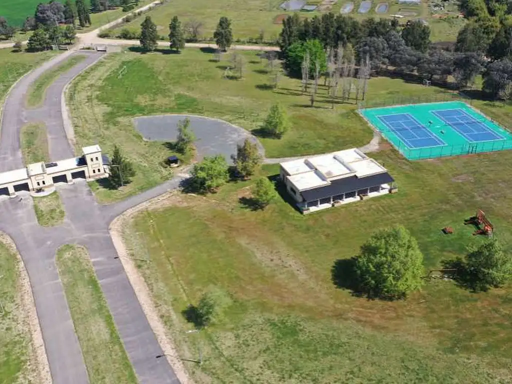 Actividades deportivas tenis en Mirabosques Cardales