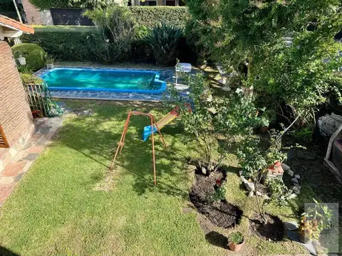 Casa 5 ambientes con 2 baños