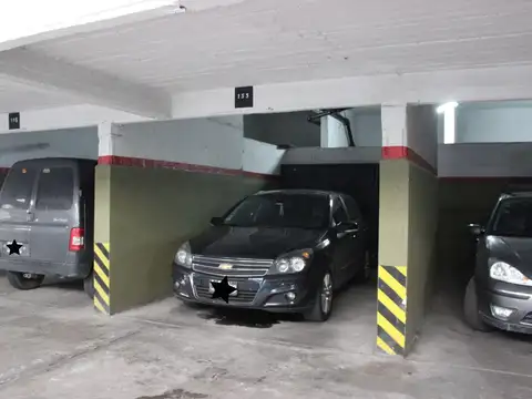OPORTUNIDAD: Cochera 17 m2 APTO PICK-UP (Entre Paredes)