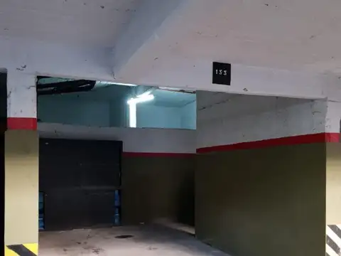 Cochera en Venta con acceso Ascensor