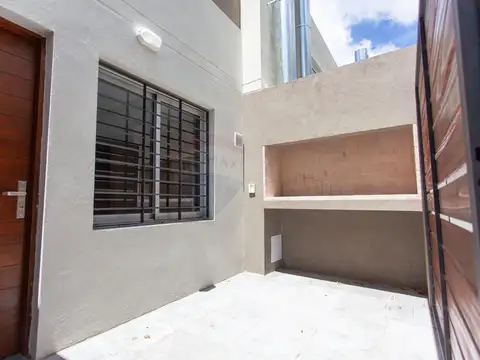 ALQUILER UNION APTO DUPLEX 1 DORM PATIO PARRILLERO