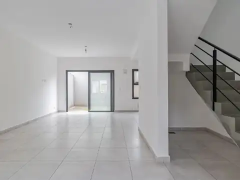 Depto Tipo Casa en Venta de 3 ambientes