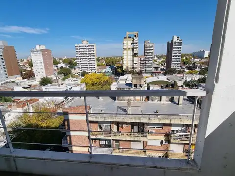 Alquiler departamento Abasto Rosario. Balcón amplio, luminoso.