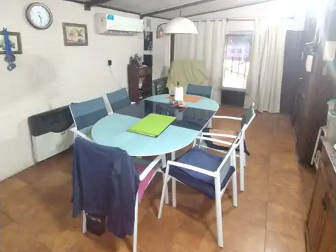 Casa 11 ambientes con 3 baños