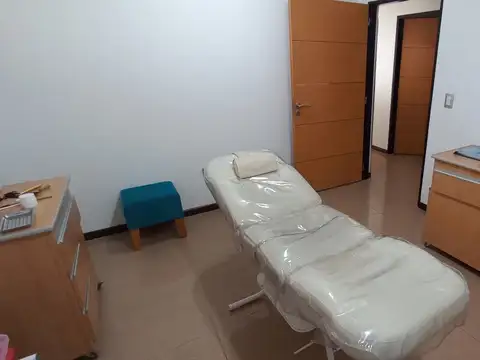 Oficina en Alquiler en Pilar Centro, USD 1.900