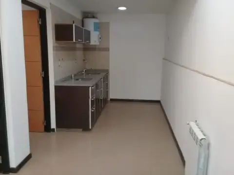 Oficina en Alquiler en Pilar Centro, USD 1.900