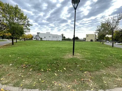 Terreno en Venta de 853,0 m2