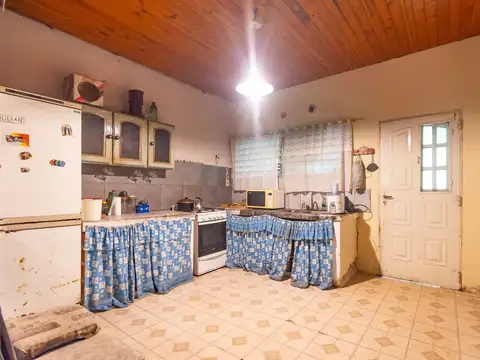 VENTA CASA A REFACCIONAR EN RINCON