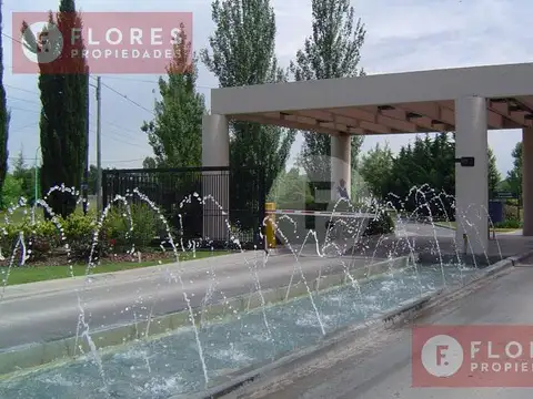 Casa en Venta con Renta, 5 ambientes, 4 dormitorios, en La Lomada - Pilar