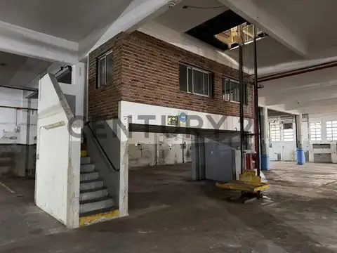 Carlos María de Alvear 1200, Piso 0
