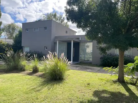 VENTA CASA VALLE CLARO BENAVIDEZ