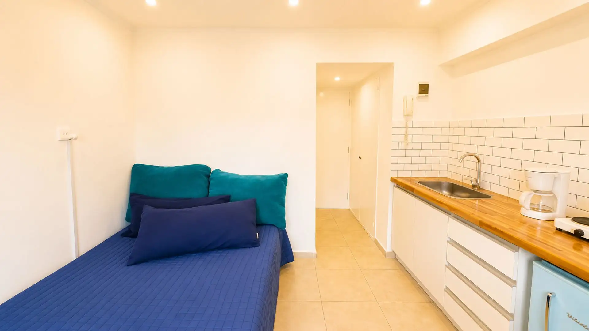 Venta departamento monoambiente frente Aldrey