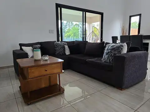 Casa en Venta con 3 cocheras