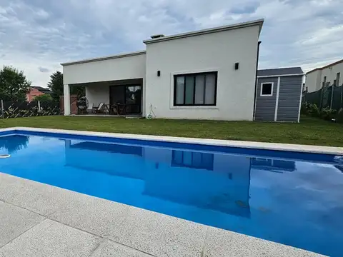 Casa en Venta en Pilar Del Este - Santa Elisa, USD 205.000