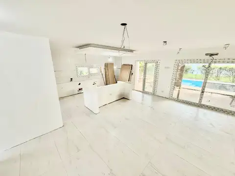 Casa en Venta con 5 cocheras
