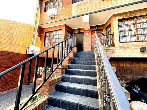 DUPLEX 4 AMB C/COCHERA, DEPENDENCIA Y PATIO VILLA ORTUZAR